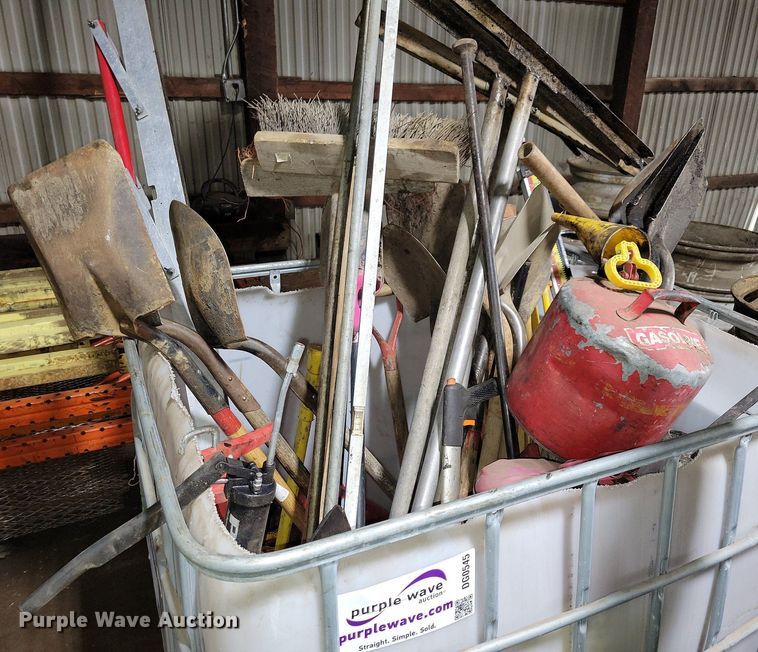 image for item DG0545 (3) bins of tools