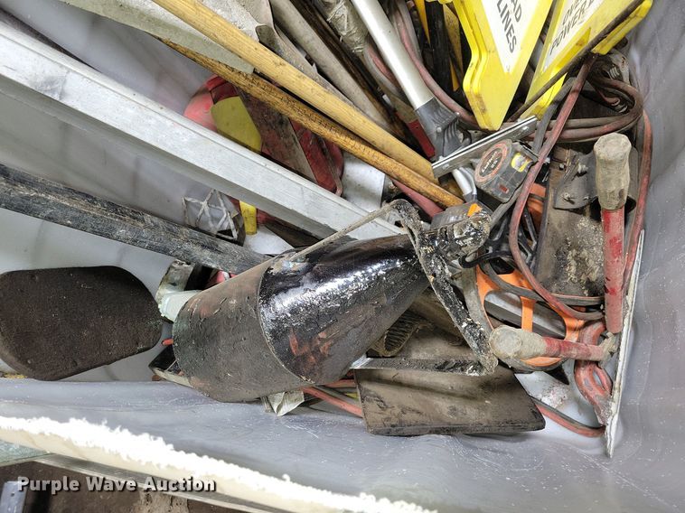 image for item DG0545 (3) bins of tools