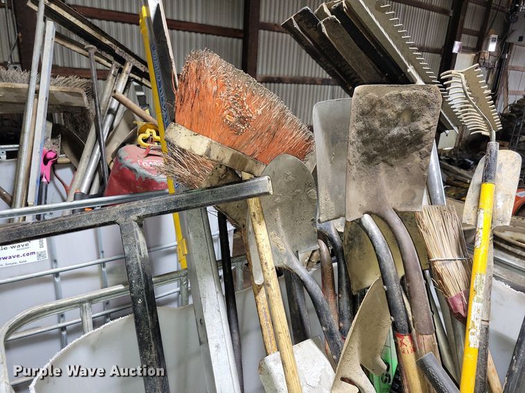 image for item DG0545 (3) bins of tools