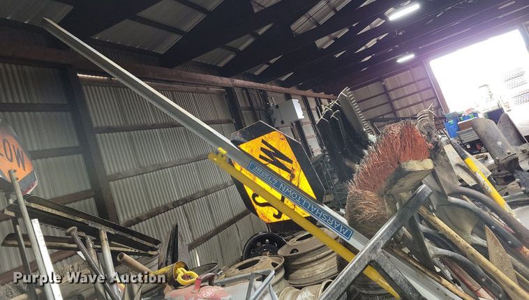 image for item DG0545 (3) bins of tools