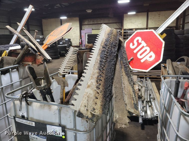 image for item DG0545 (3) bins of tools