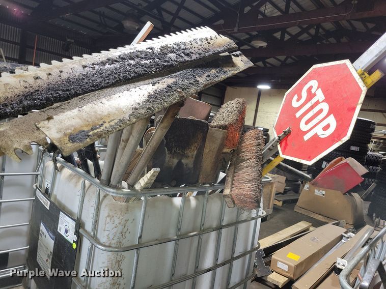 image for item DG0545 (3) bins of tools