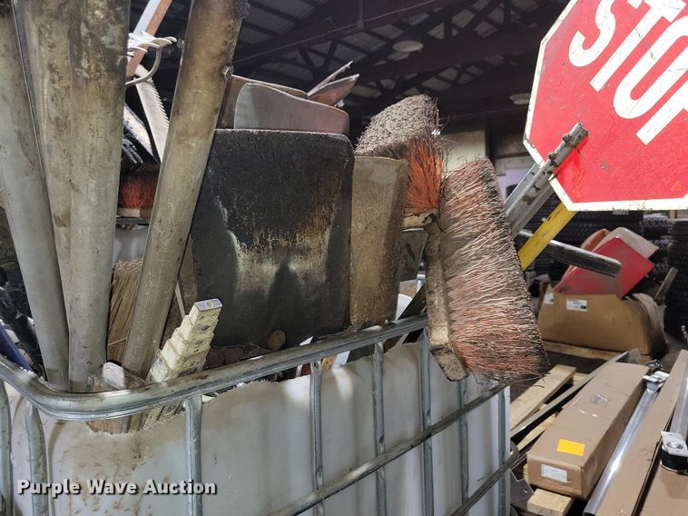 image for item DG0545 (3) bins of tools