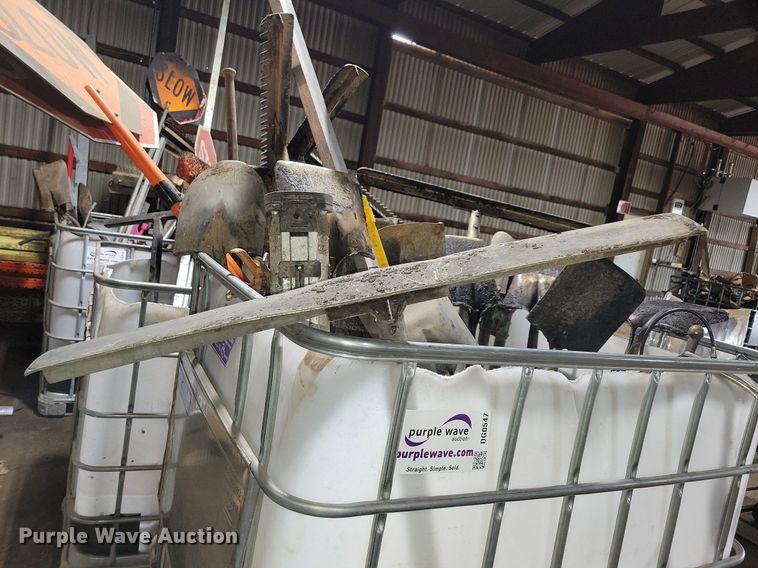 image for item DG0545 (3) bins of tools