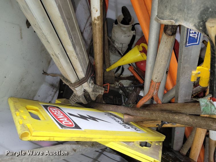 image for item DG0545 (3) bins of tools