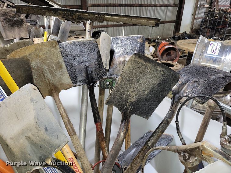 image for item DG0545 (3) bins of tools