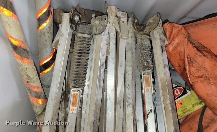 image for item DG0548 Flagging equipment 