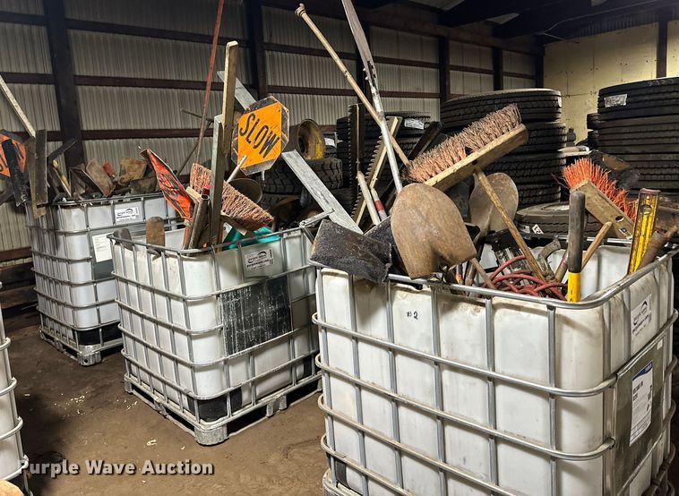 image for item DG0551 (2) bins of tools