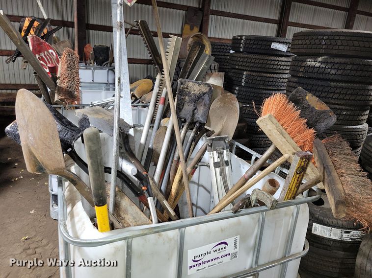 image for item DG0551 (2) bins of tools