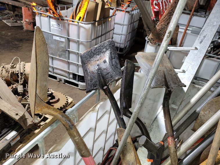 image for item DG0551 (2) bins of tools