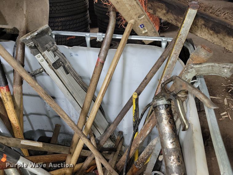 image for item DG0551 (2) bins of tools