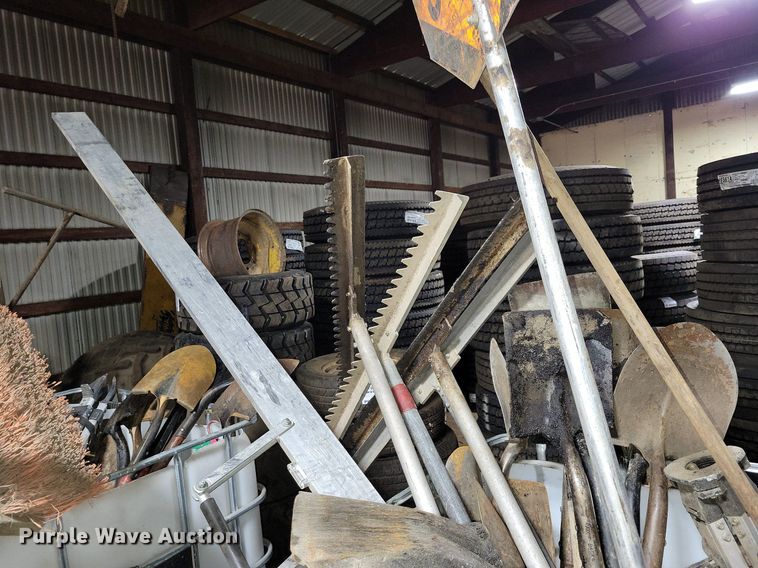 image for item DG0551 (2) bins of tools