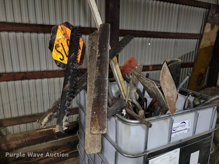 image for item DG0551 (2) bins of tools