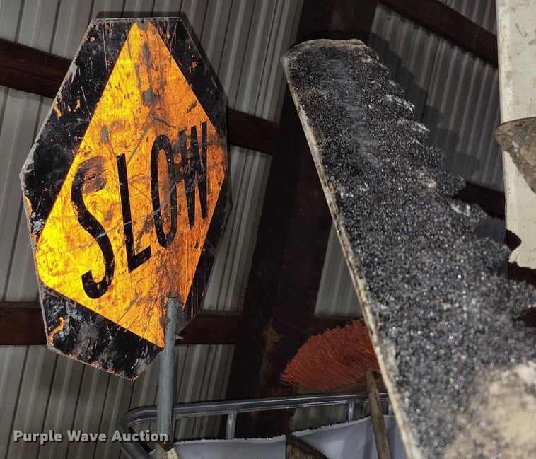 image for item DG0551 (2) bins of tools