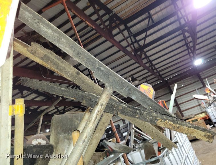 image for item DG0551 (2) bins of tools