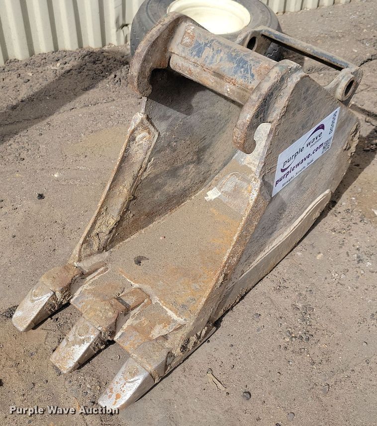 image for item DG0555 Excavator bucket