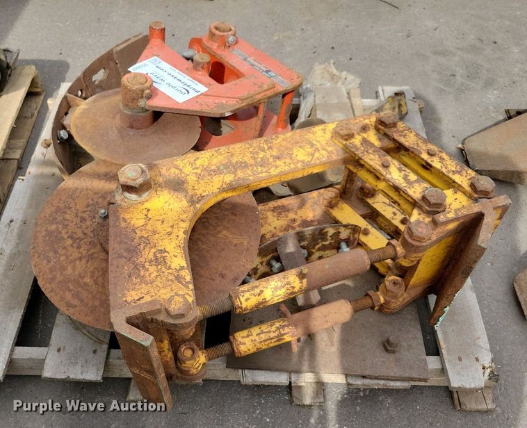 image for item DG0562 (3) General 130 asphalt cutters