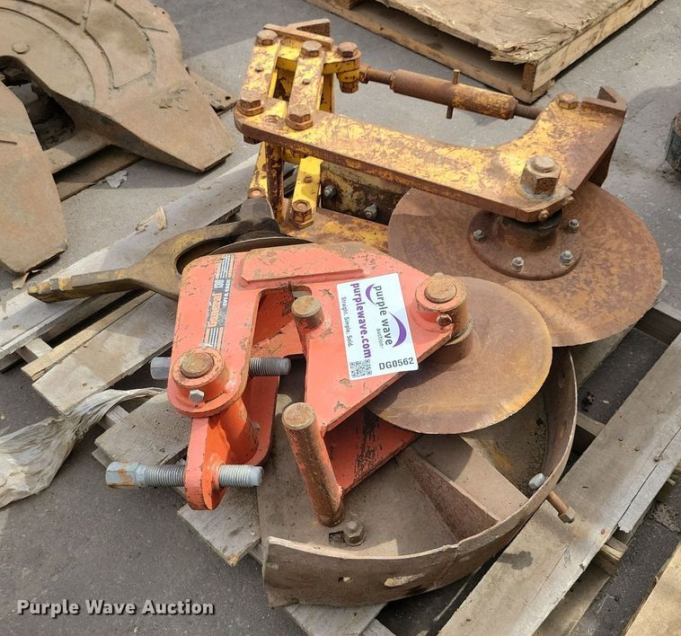 image for item DG0562 (3) General 130 asphalt cutters