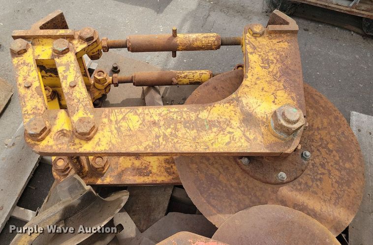 image for item DG0562 (3) General 130 asphalt cutters