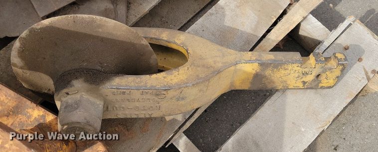 image for item DG0562 (3) General 130 asphalt cutters