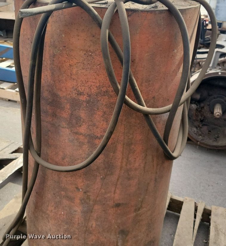 image for item DG0568 Fuel barrel