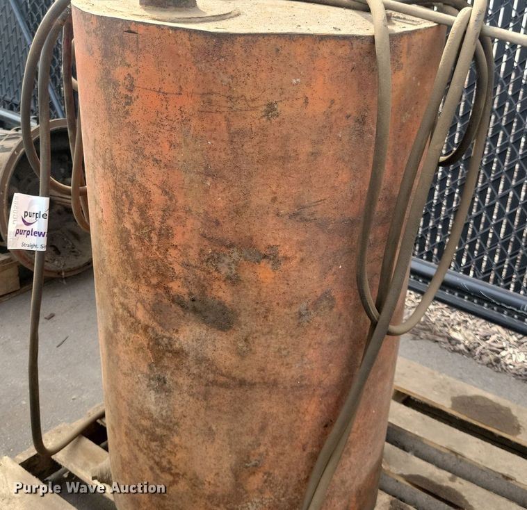 image for item DG0568 Fuel barrel