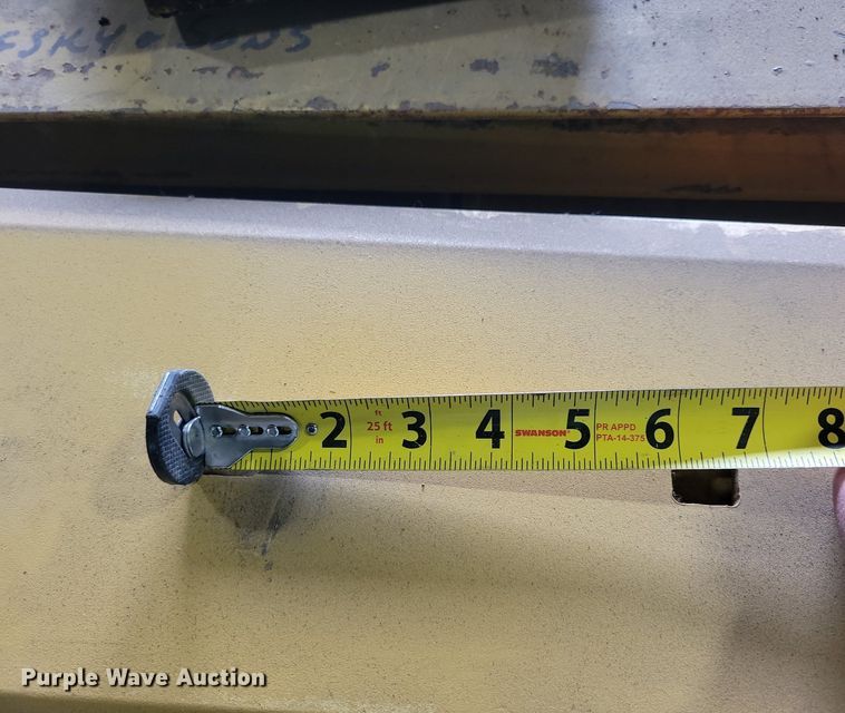 image for item DG0569 Approximately 26 Caterpillar cutting edges