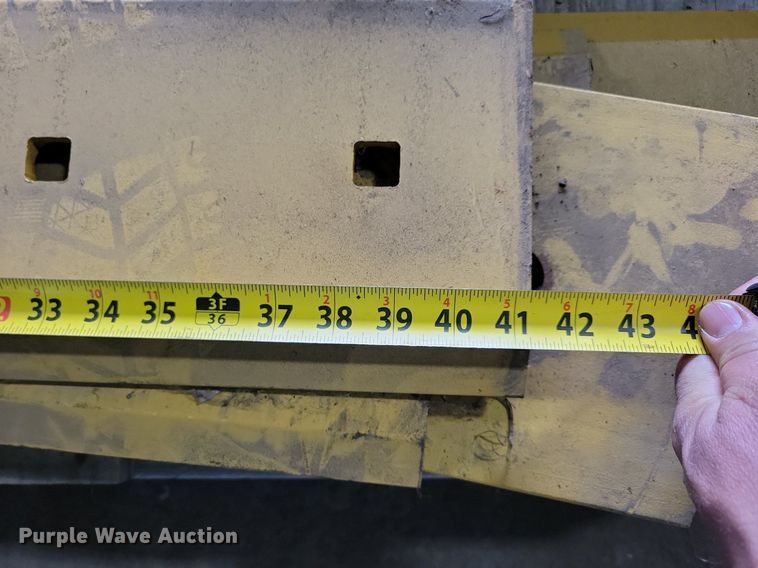 image for item DG0569 Approximately 26 Caterpillar cutting edges