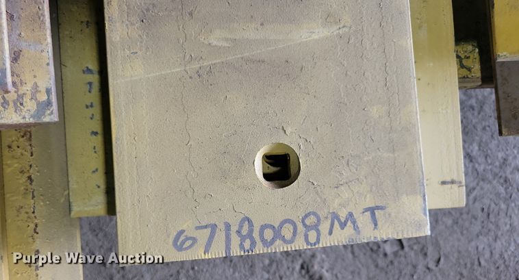 image for item DG0569 Approximately 26 Caterpillar cutting edges