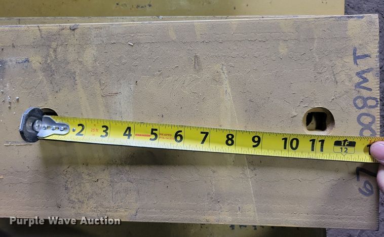 image for item DG0569 Approximately 26 Caterpillar cutting edges