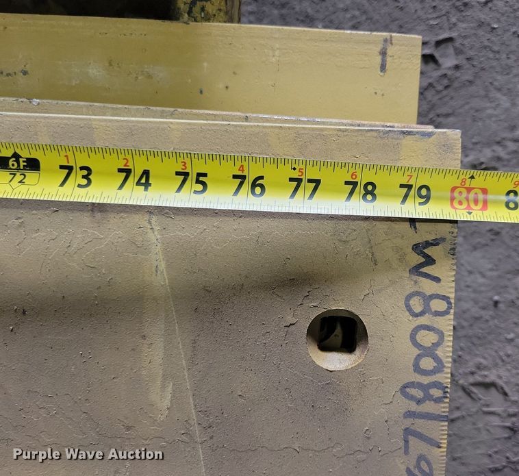 image for item DG0569 Approximately 26 Caterpillar cutting edges