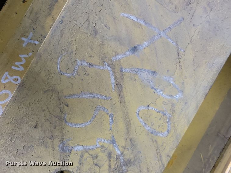 image for item DG0569 Approximately 26 Caterpillar cutting edges