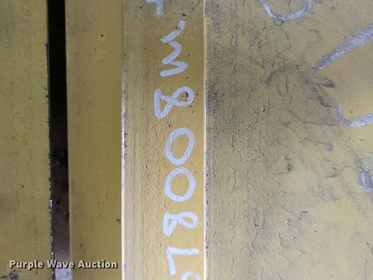 image for item DG0569 Approximately 26 Caterpillar cutting edges