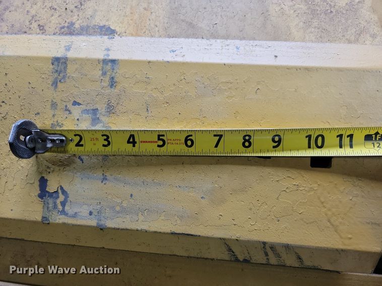 image for item DG0569 Approximately 26 Caterpillar cutting edges