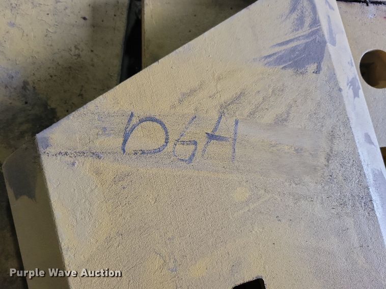 image for item DG0569 Approximately 26 Caterpillar cutting edges