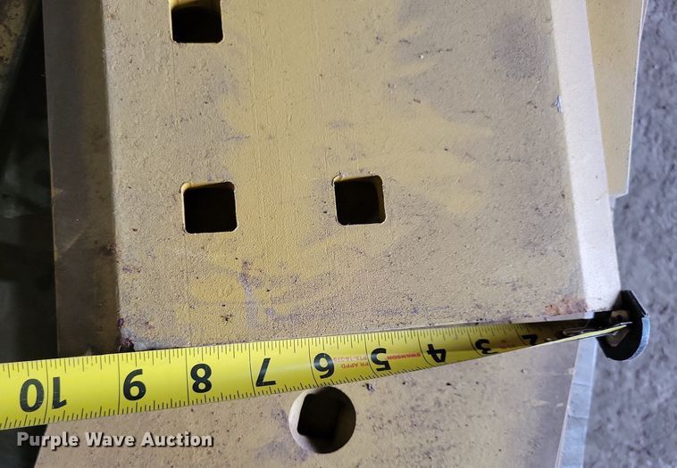 image for item DG0569 Approximately 26 Caterpillar cutting edges