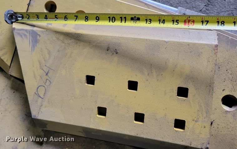 image for item DG0569 Approximately 26 Caterpillar cutting edges