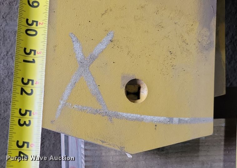 image for item DG0569 Approximately 26 Caterpillar cutting edges