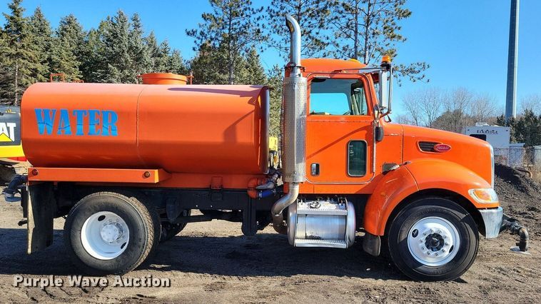 image for item DL7857 2007 Peterbilt 335 water truck