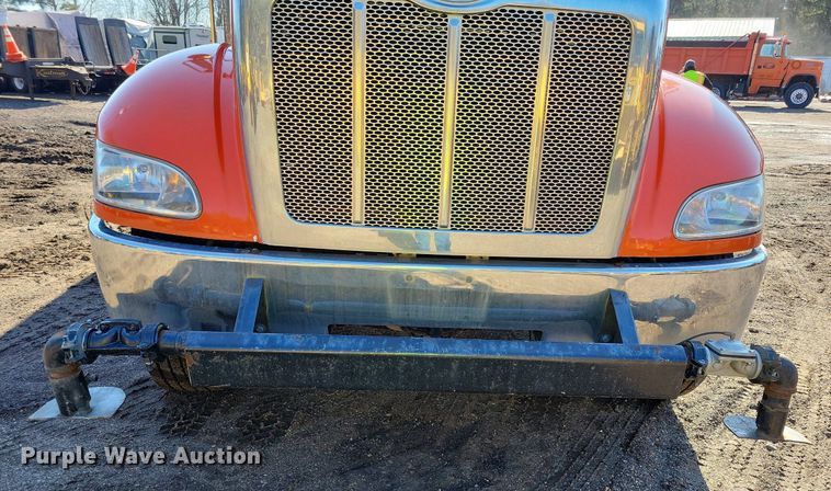 image for item DL7857 2007 Peterbilt 335 water truck