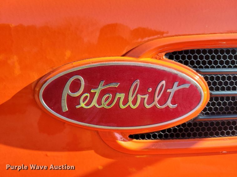 image for item DL7857 2007 Peterbilt 335 water truck