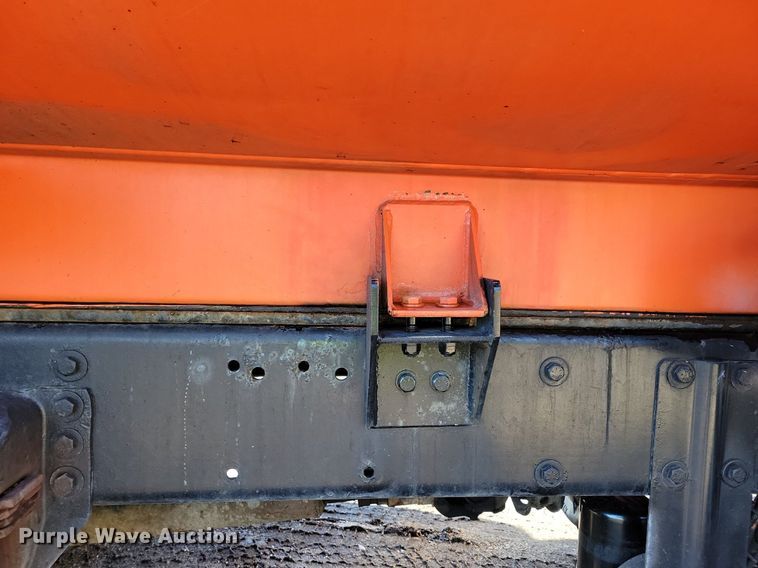 image for item DL7857 2007 Peterbilt 335 water truck