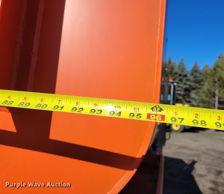 image for item DL7857 2007 Peterbilt 335 water truck