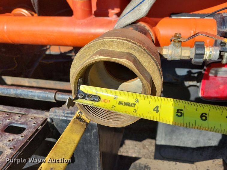 image for item DL7857 2007 Peterbilt 335 water truck