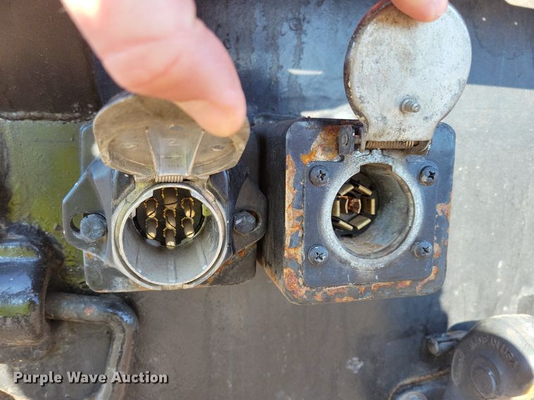 image for item DL7857 2007 Peterbilt 335 water truck