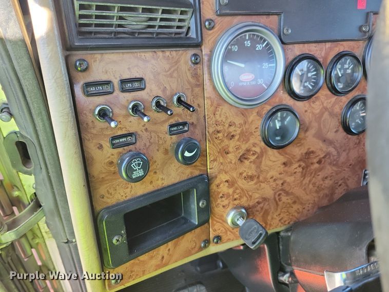 image for item DL7857 2007 Peterbilt 335 water truck