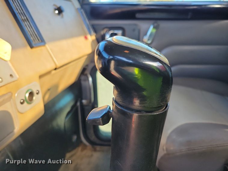 image for item DL7857 2007 Peterbilt 335 water truck