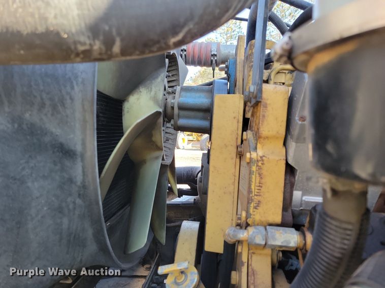 image for item DL7857 2007 Peterbilt 335 water truck