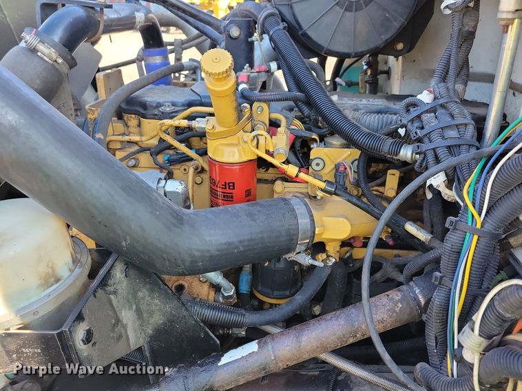 image for item DL7857 2007 Peterbilt 335 water truck