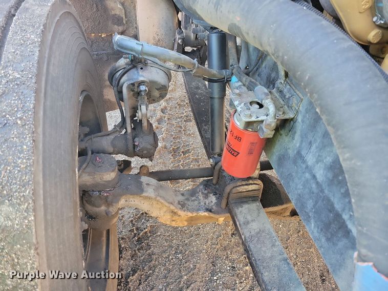 image for item DL7857 2007 Peterbilt 335 water truck